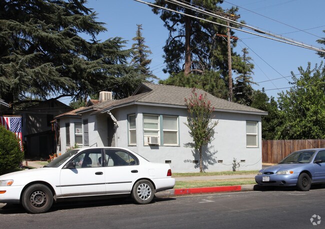 Building Photo - 713 W 6th St