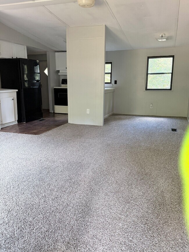 Foto del edificio - 226 Adkins Cir