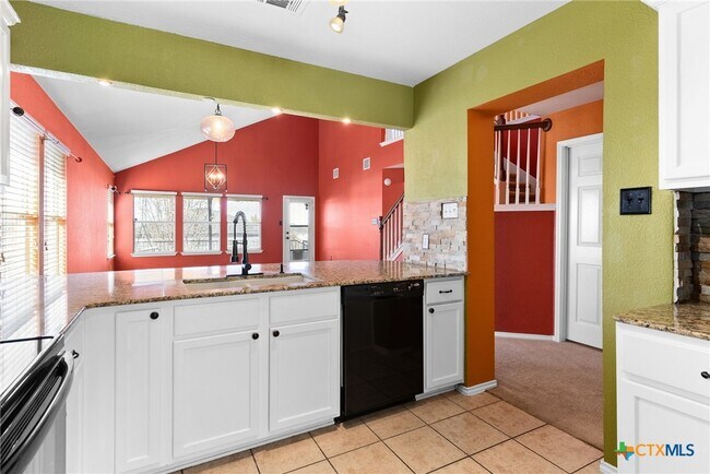 Foto del edificio - 6303 Blayney Dr