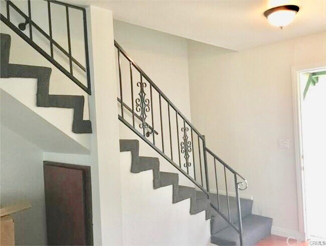 Foto del edificio - Nice 2 Story Condo