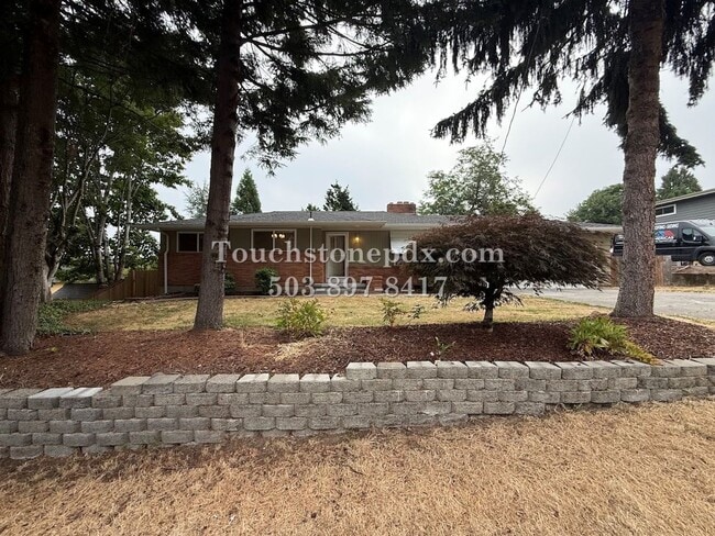 Building Photo - 980 NW Wallula Ave