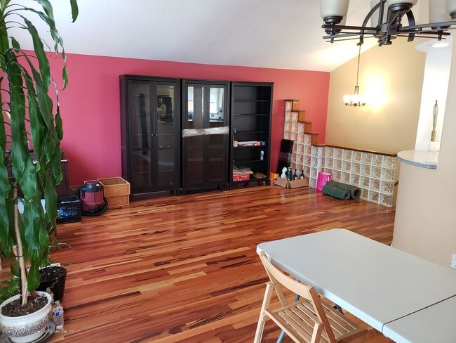 Foto del edificio - 431 Klondike Ave