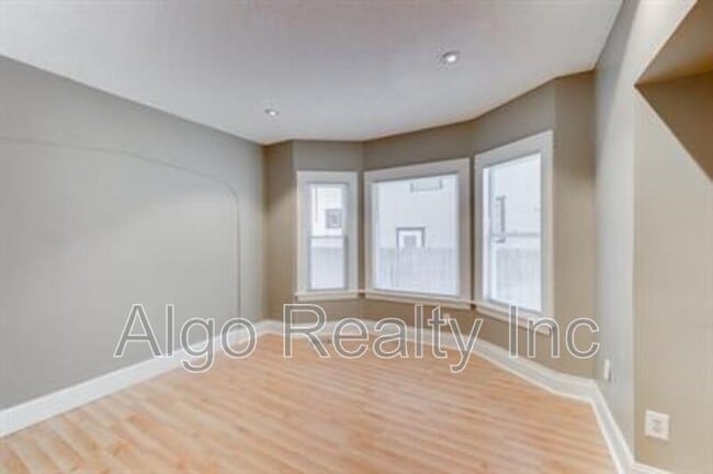 Foto del edificio - 2431 N Ilion Ave