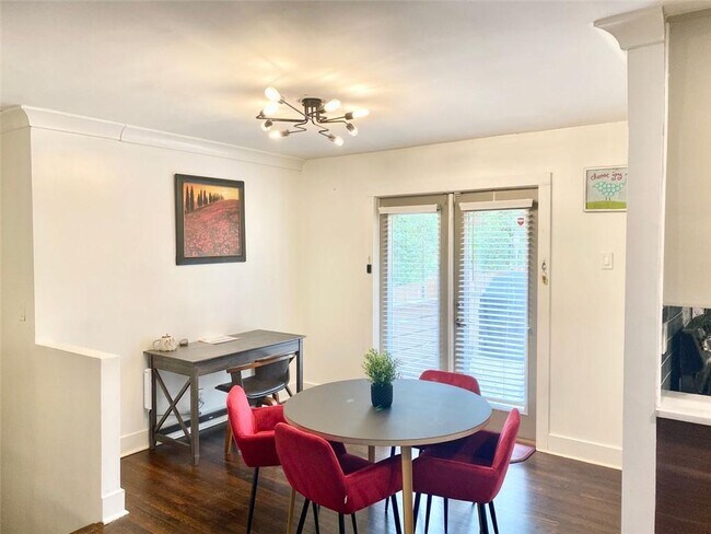 Building Photo - 2372 Bollingbrook Dr SW