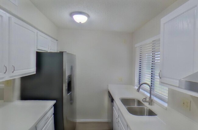 Foto del edificio - Thoughtfully Designed 3-Bedroom Home for Modern Living