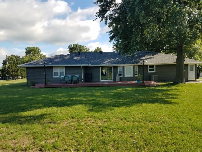Building Photo - COMPLETELY REMODELED RANCH ON 1 ACRE