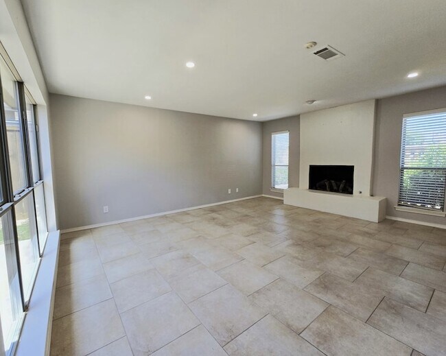 Foto del edificio - 2311 Haynes Ave