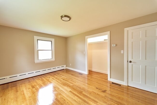 Foto del edificio - 1305 Salem St