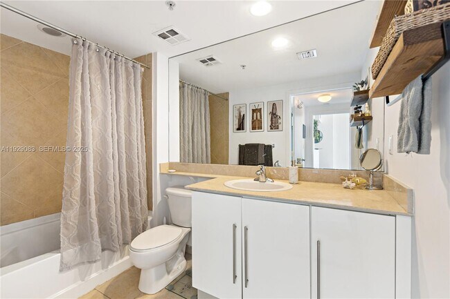 Building Photo - 335 S Biscayne Blvd