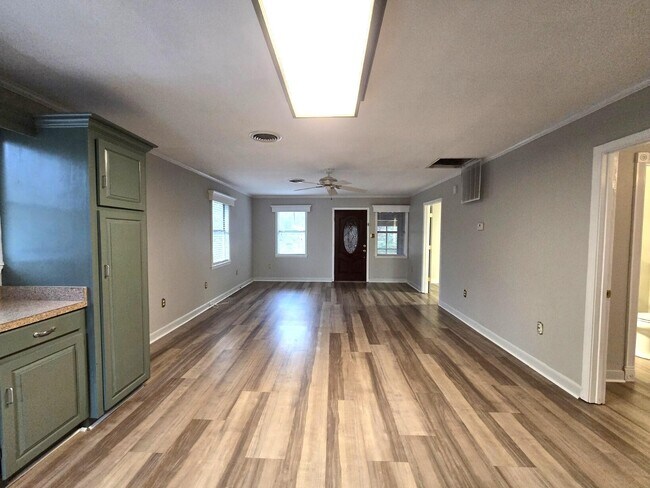 Foto del edificio - 2370 Wedgefield Rd