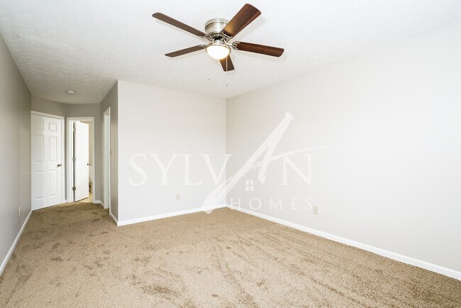 Foto del edificio - Feel right at home in this charming 3 bedroom