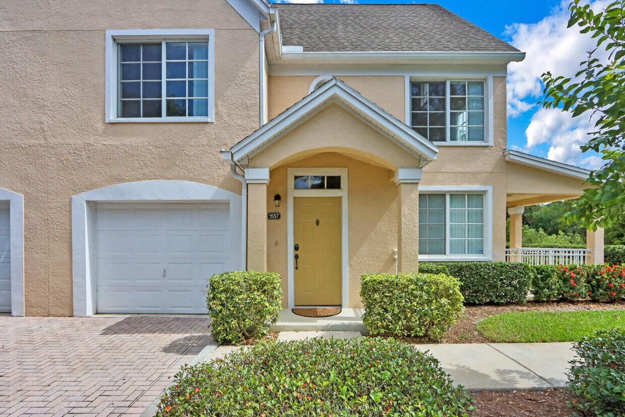 1557 SE Pomeroy St, Stuart, FL 34997 Condo for Rent in Stuart, FL