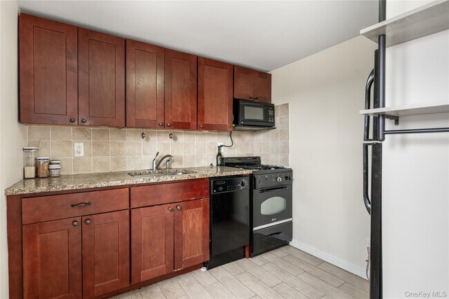 Foto del edificio - 517 E Broadway