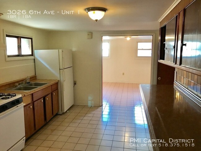 Building Photo - 3026 6th Ave