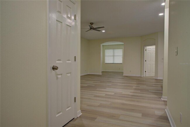 Foto del edificio - 8530 Alexandra Arbor Ln