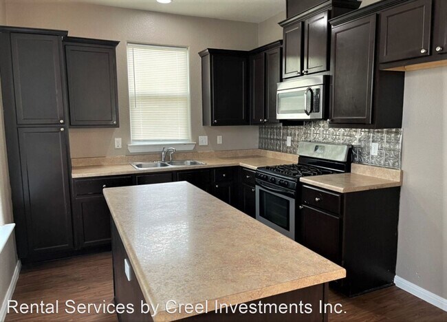 Foto del edificio - 2 br, 2 bath House - 590 E Virginia St