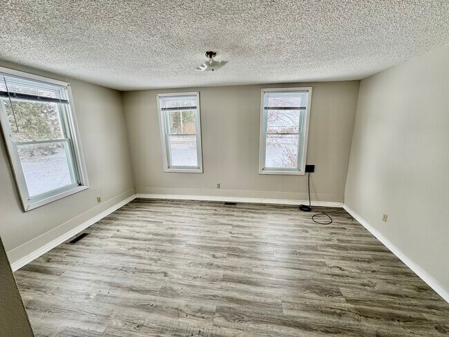 Foto del edificio - 30556 Lanan Rd