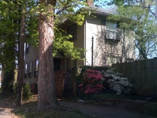 Afuera - 616 SE 3rd St