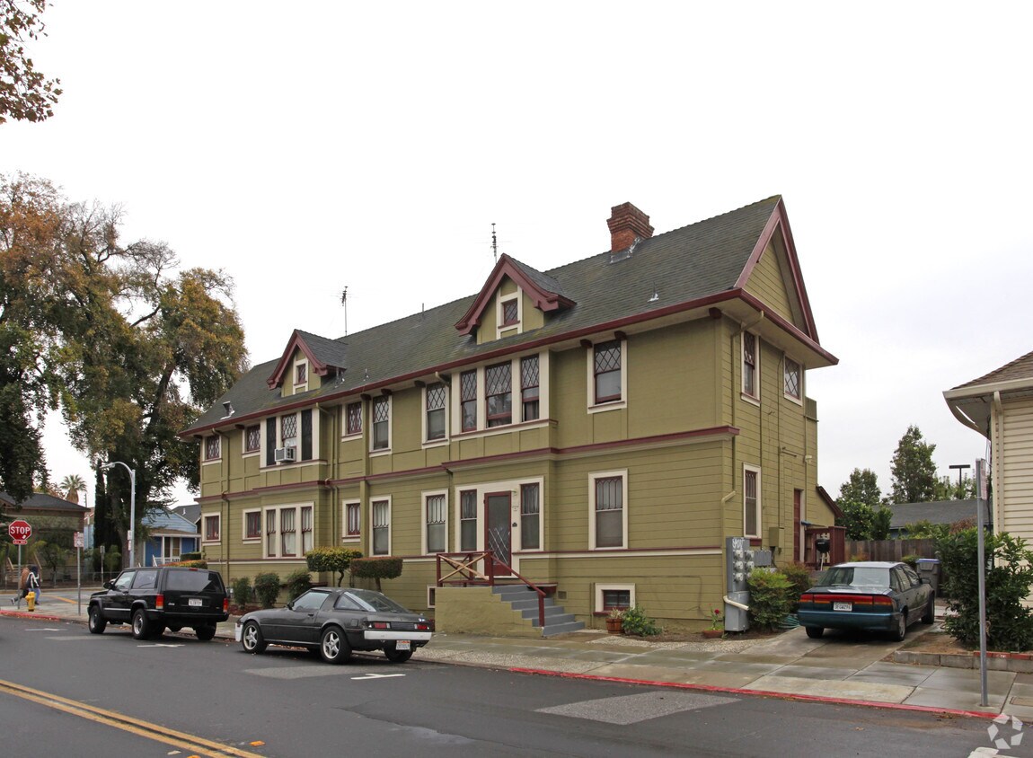 Building Photo - 99 N 7th St