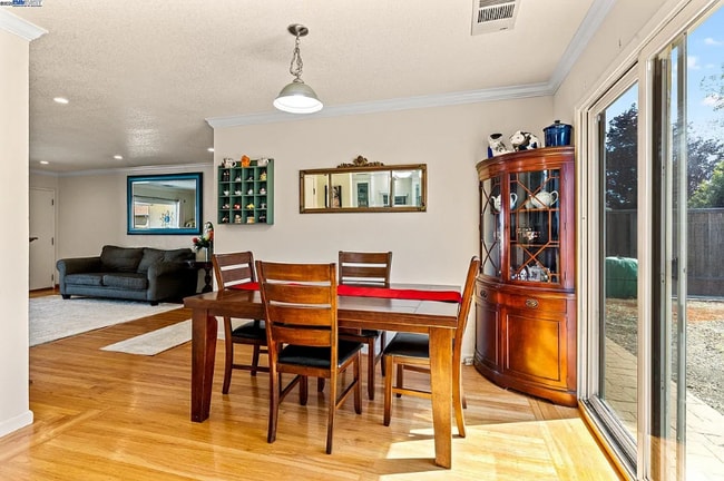 Foto del edificio - 20171 Leroy Dr