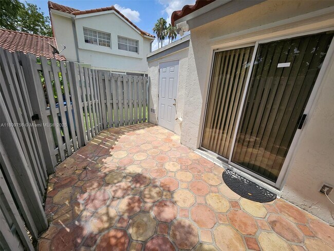 Foto del edificio - 1562 Springside Dr