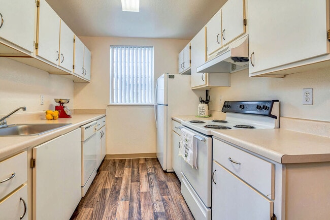 Building Photo - Oak Glen Apartments