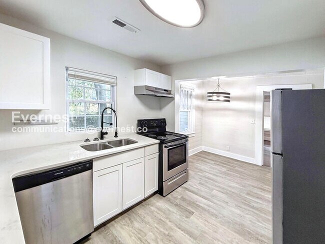 Foto del edificio - 745 82nd Pl S