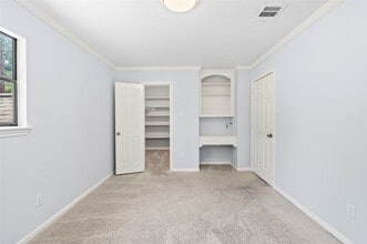 Building Photo - 911 Montview Dr