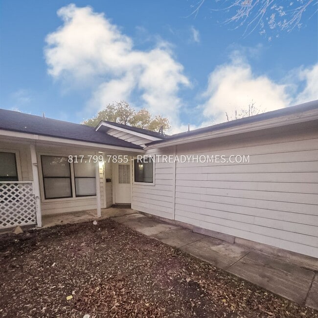 Foto del edificio - 8307 Forest Ridge Dr