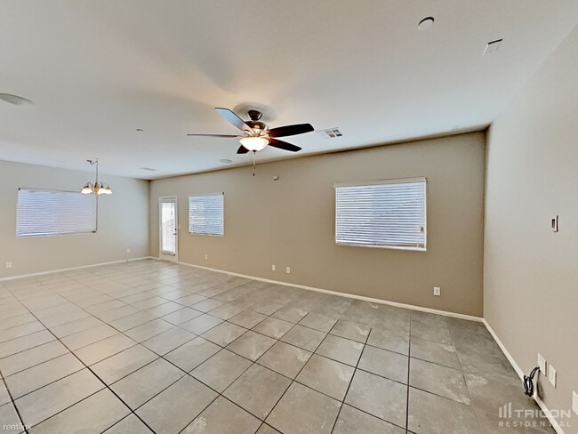 Building Photo - 7760 Needlepoint Ct