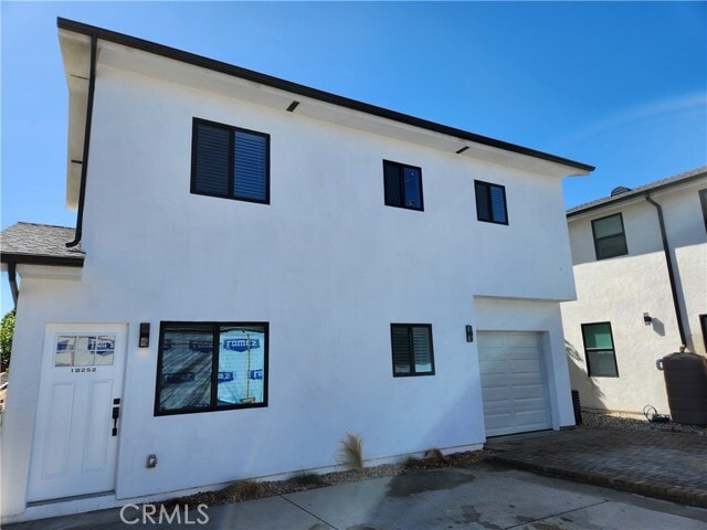 Foto del edificio - 18252 Saticoy St