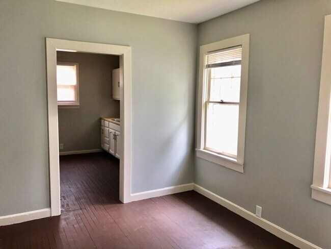 Foto del edificio - Nice 3 bedroom one bath in the southend
