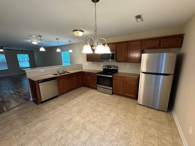 Building Photo - 4183 Broadstairs Dr SW