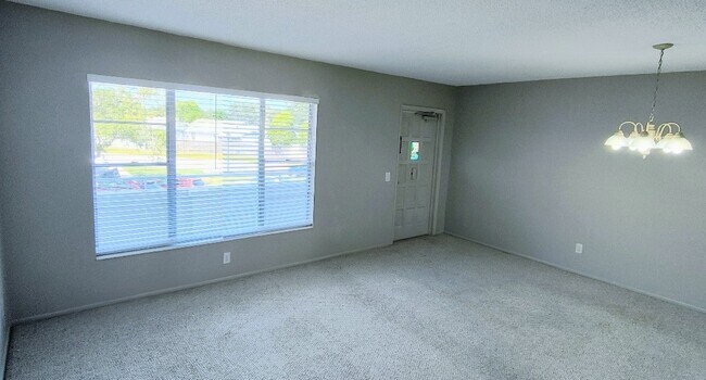 Foto del edificio - 2370 Jamaican St