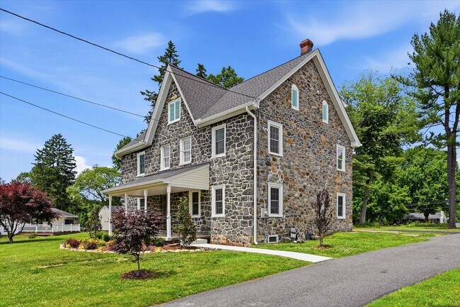 Building Photo - 1512 Naamans Creek Rd