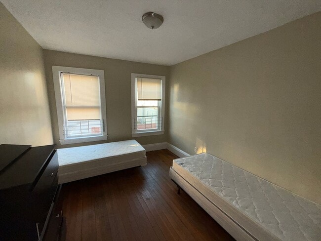 Photo - 139 Franklin St Apartment