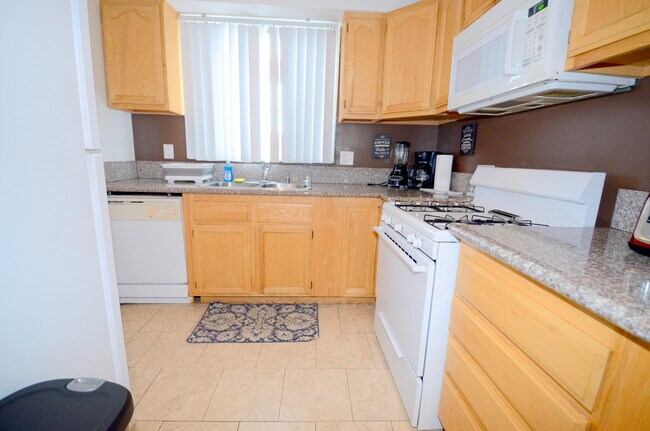 Foto del edificio - 1527 N Bronson Ave