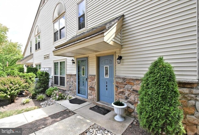 Building Photo - 308 Foxcroft Cir