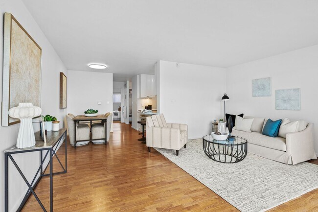 Building Photo - 1-Bed, 1-Bath 818sqft Condo in Capitol Hill for Rent — Parking, In-Unit Washer/Dryer & Space Need...