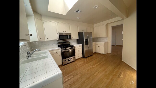 Building Photo - 5750 Aldea Ave