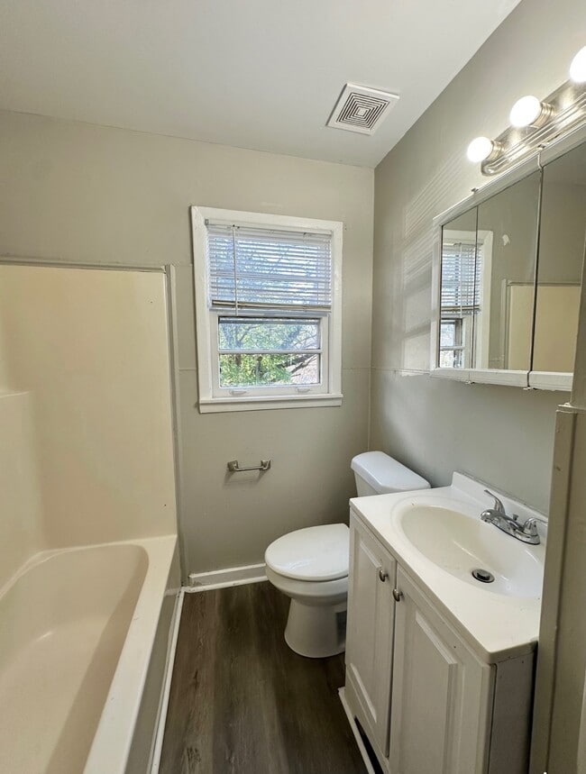 Foto del edificio - 3417 4th St W