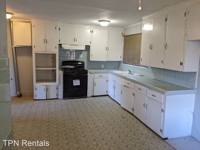 Building Photo - 2 br, 1 bath House - 2711 Quinton St.