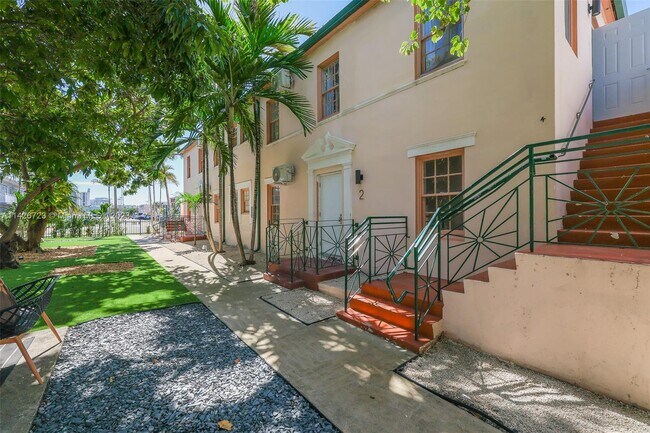 Building Photo - 415 75th St