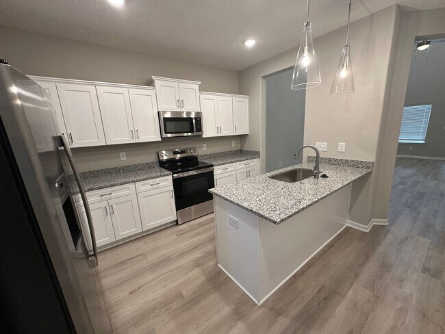 Foto del edificio - Brand New Townhome In Shelbyville - MOVE IN SPECIAL!!