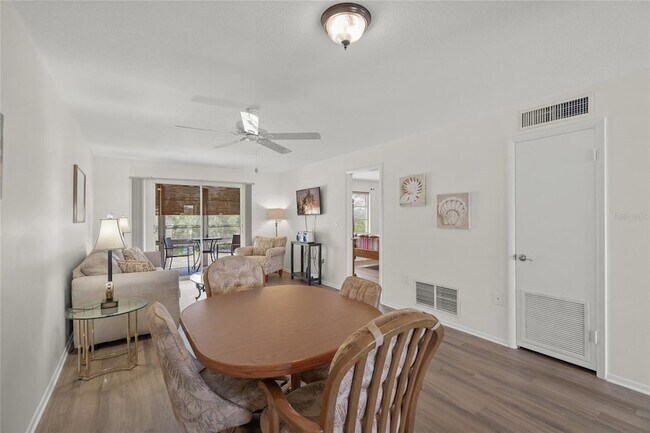 Building Photo - 708 S Tamiami Trl