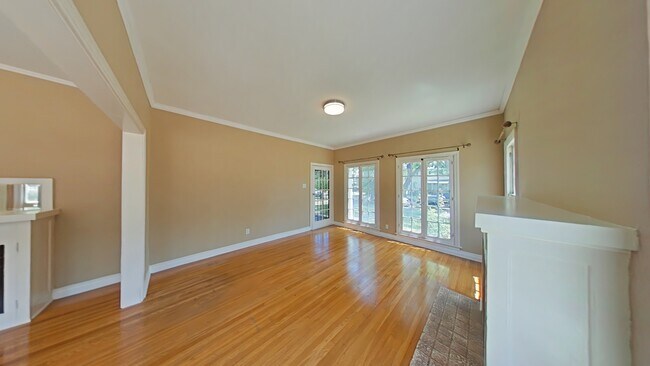 Living room - 207 W Windsor Rd