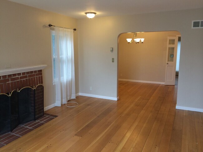 Foto del edificio - Charming 3 Bedroom 2 Bath Martinez Home w/...