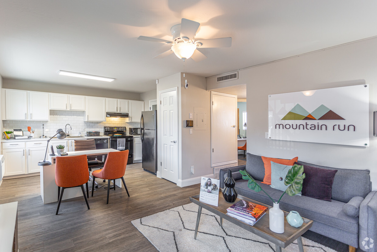 Foto principal - Mountain Run Apartment Homes