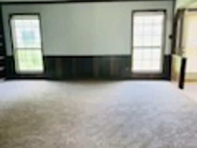 Building Photo - House For Rent