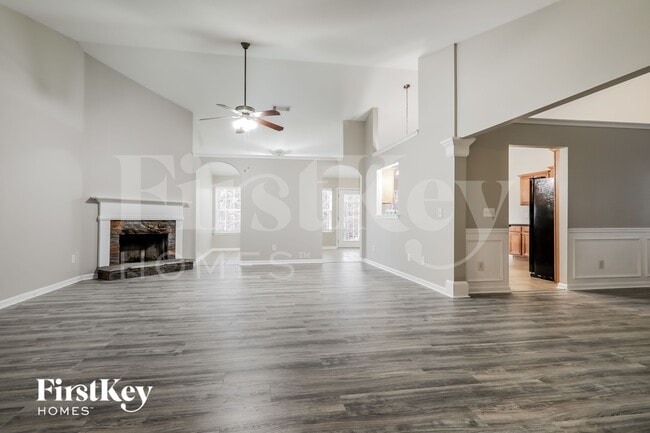 Foto del edificio - 6732 Carriage Walk Ln